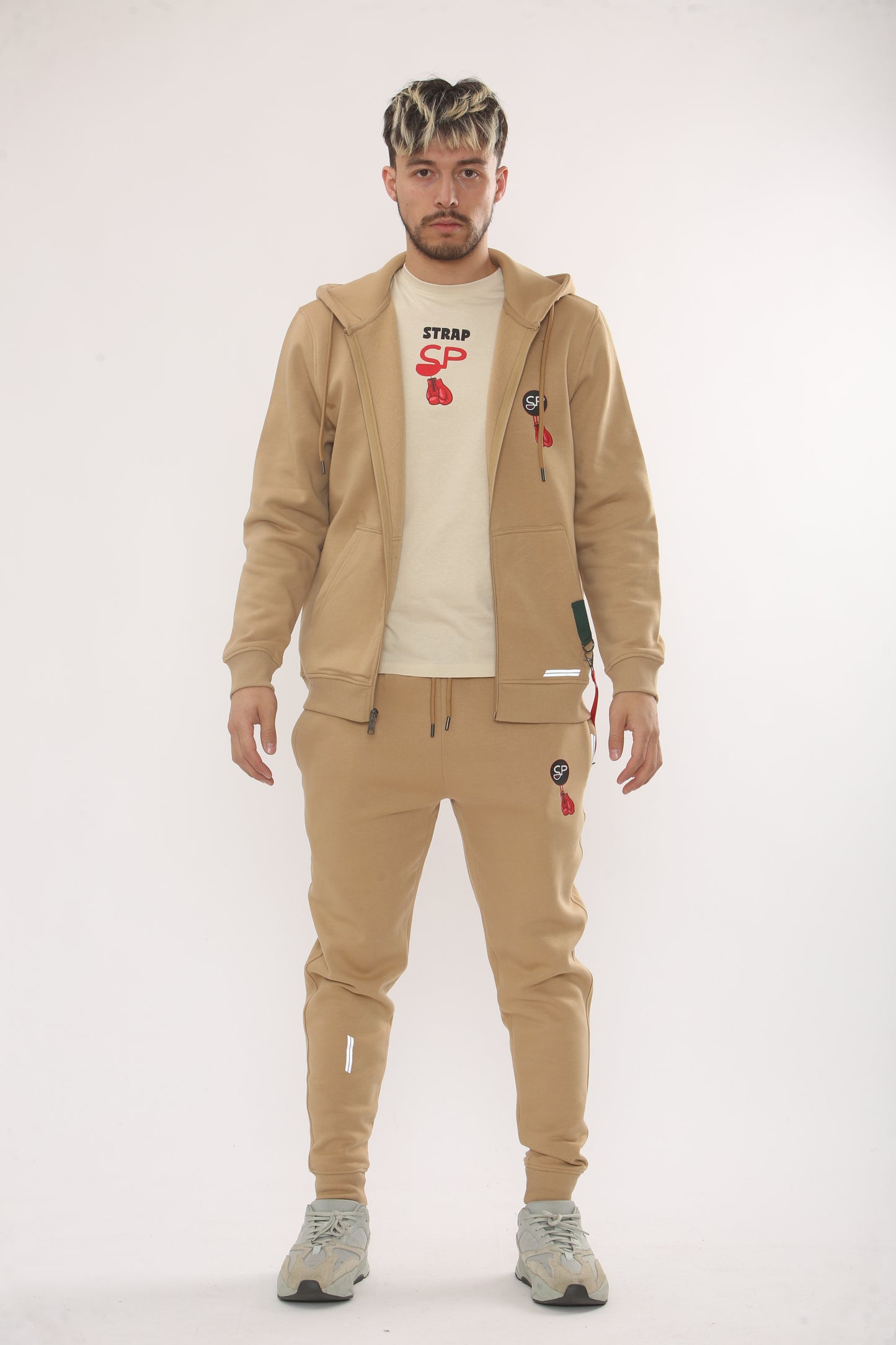 BEIGE HOODIE AND BOTTOMS BOXING GLOVES LOGO