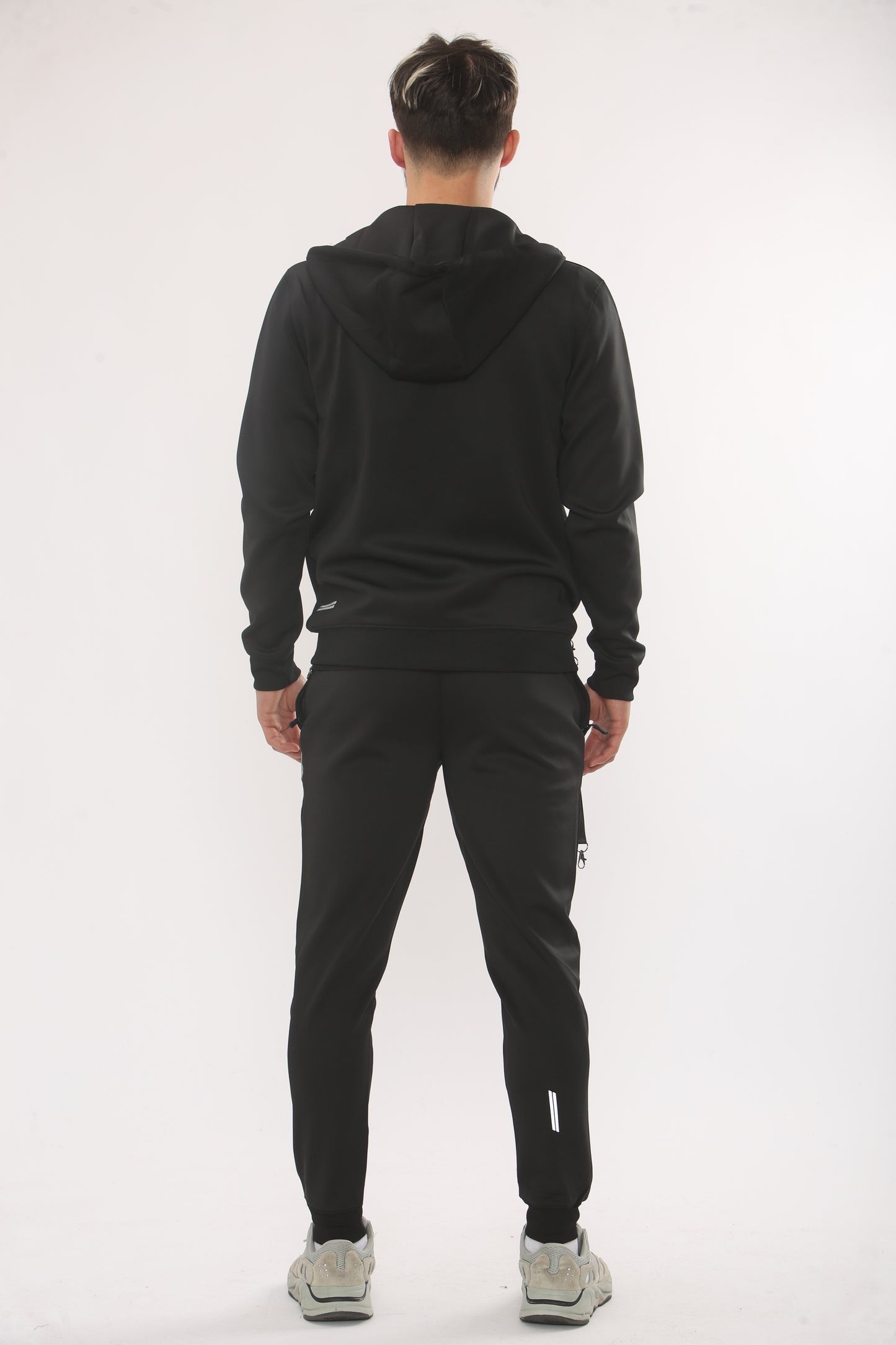 BLACK TRAINING TRACKSUIT