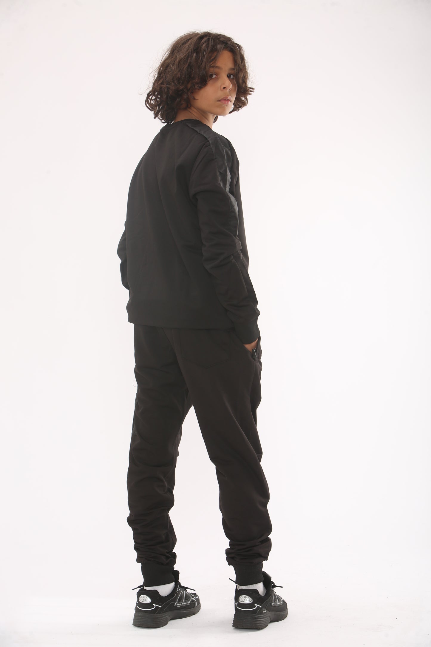 KIDS AND ADULT SIZE TRACKSUIT TRACKSUIT 14YRS AND ABOVE