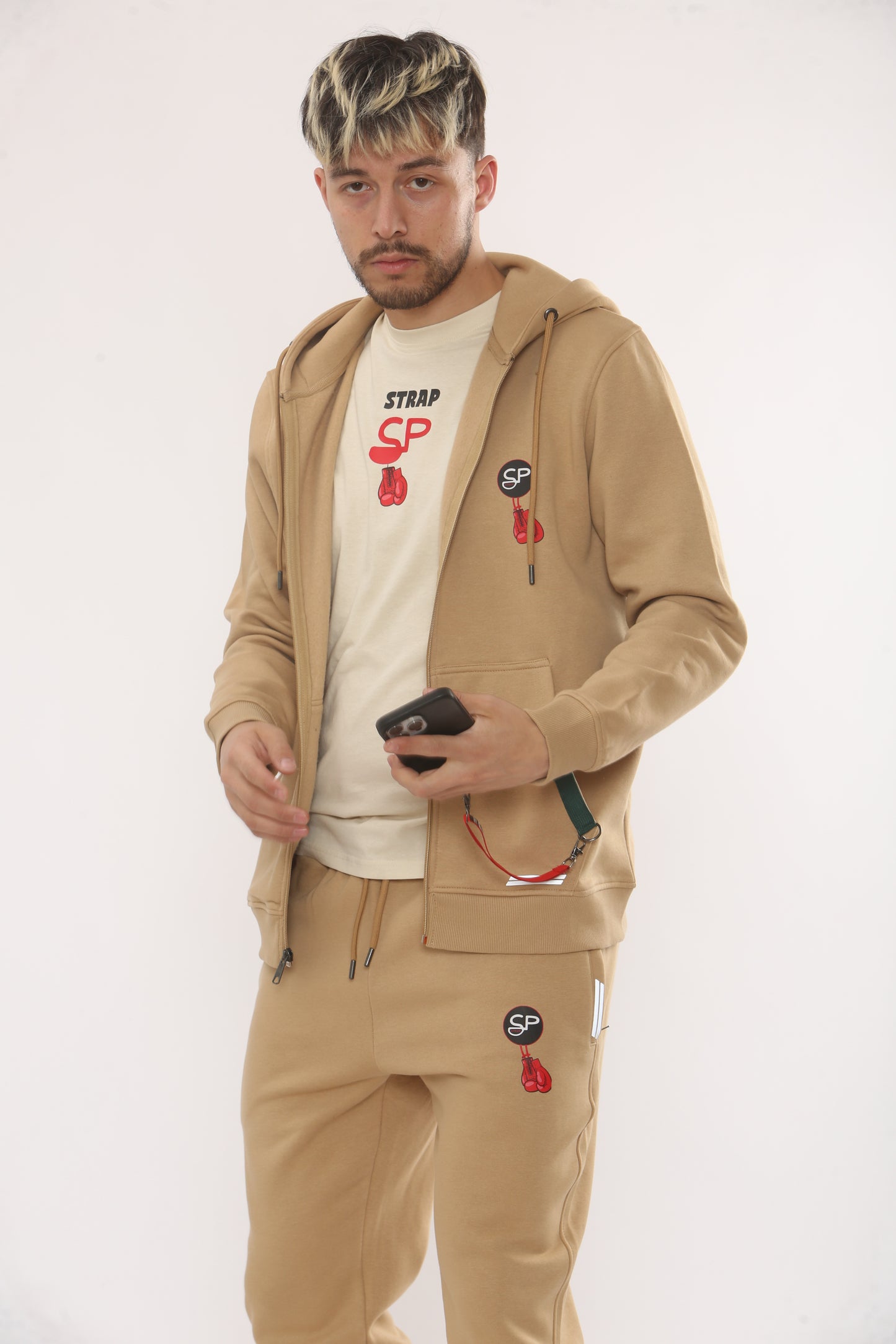 BEIGE HOODIE AND BOTTOMS BOXING GLOVES LOGO