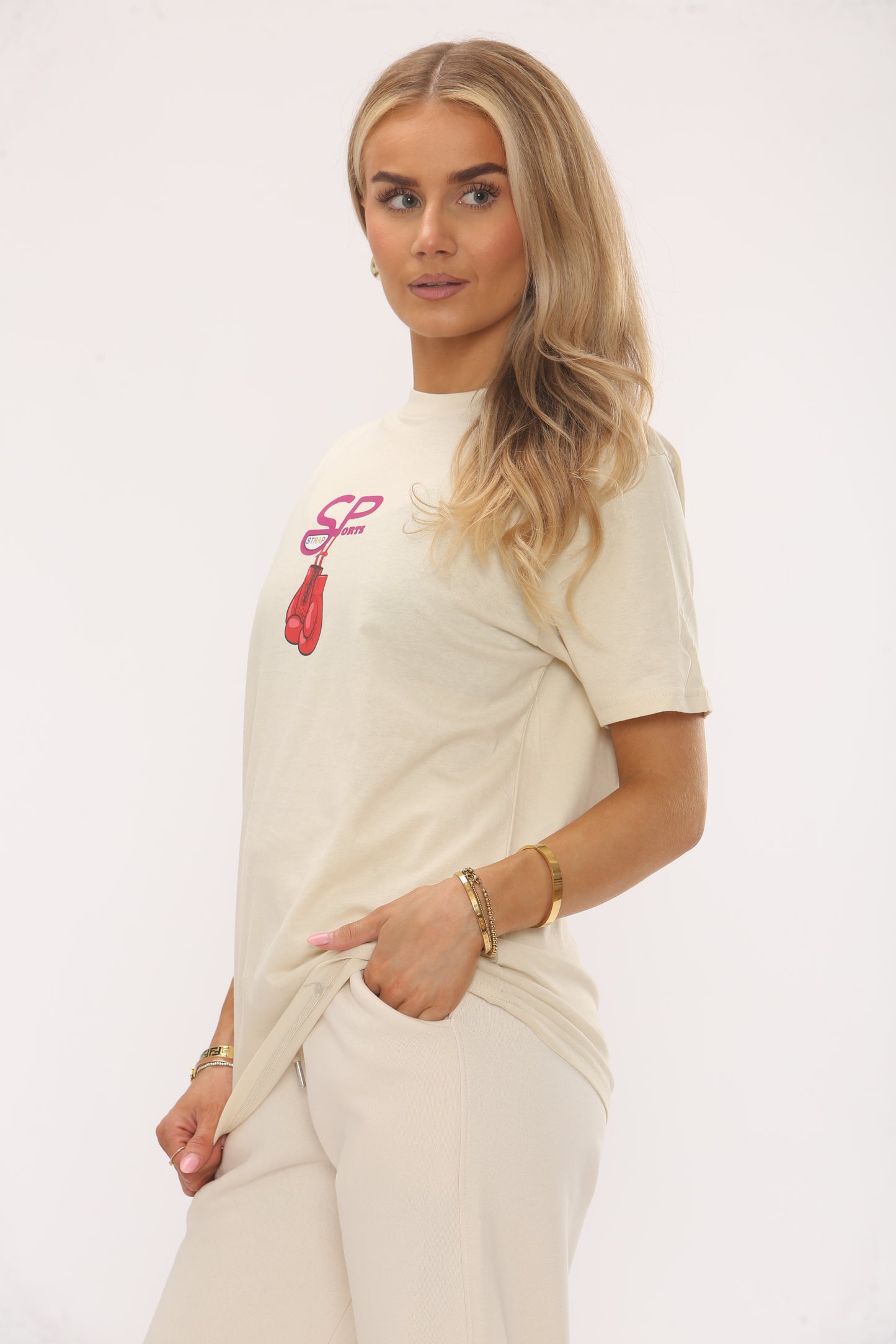 CREAM TSHIRT WITH CENTRE LOGO BOXING EDITION
