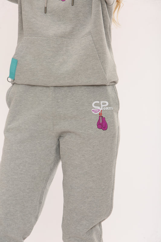 Your new favorite hoodie. Engineered for life off the track, it’s easy and versatile – made for casual comfort.